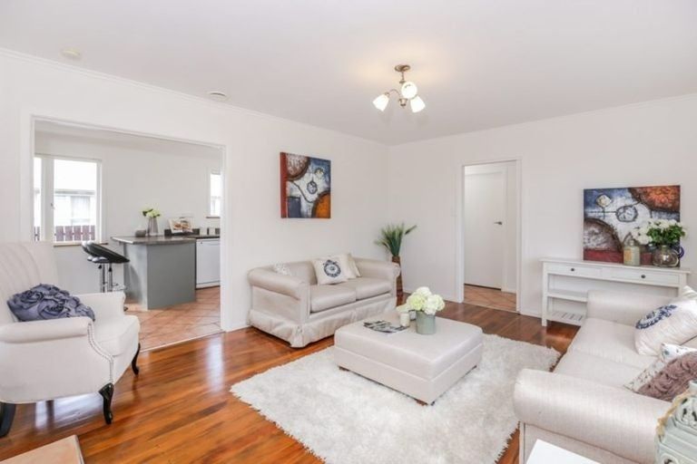 Photo of property in 38 Woodford Avenue, Henderson, Auckland, 0610