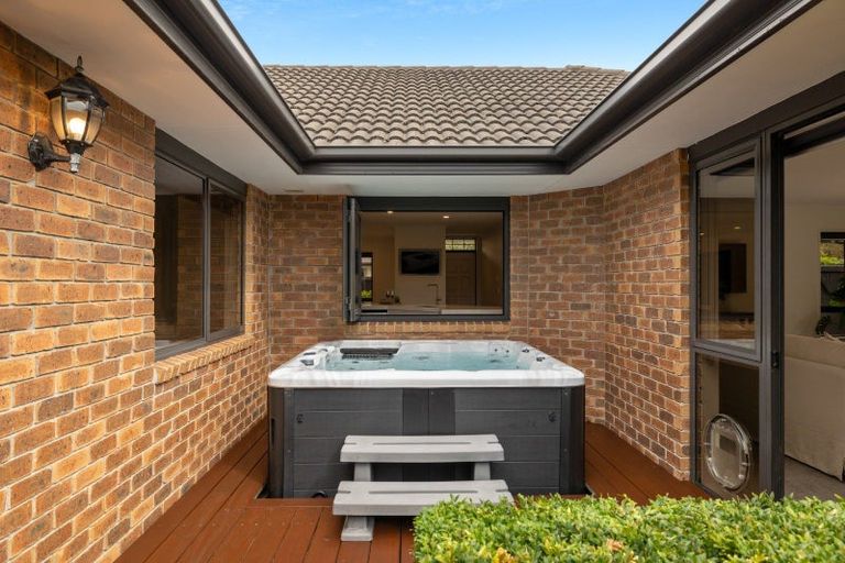 Photo of property in 14 Amoka Crescent, Parklands, Christchurch, 8083