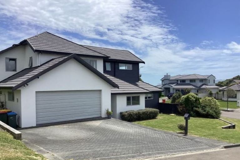 Photo of property in 2 Milford Street, Aotea, Porirua, 5024