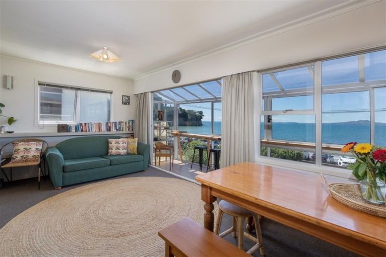 Photo of property in 32 Manly Esplanade, Browns Bay, Auckland, 0630