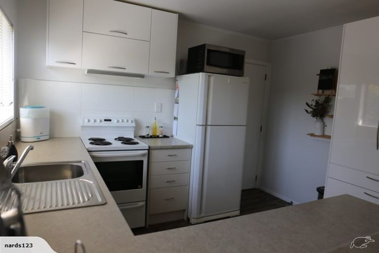 Photo of property in 2/4 Lionel Sharp Place, Pukekohe, 2120