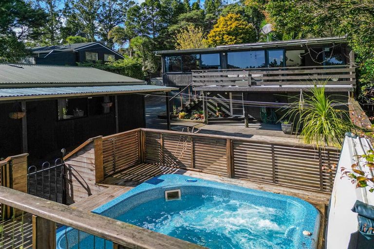 Photo of property in 1/757 West Coast Road, Oratia, Auckland, 0604