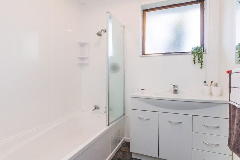 Photo of property in 60b Rhodes Drive, Kelvin Grove, Palmerston North, 4414