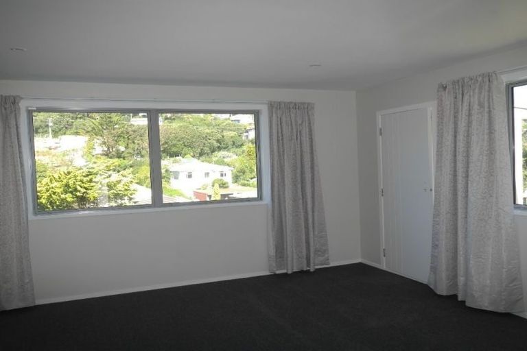 Photo of property in 137a Newlands Road, Newlands, Wellington, 6037
