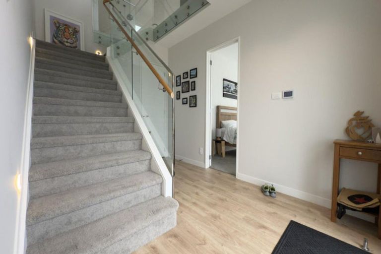 Photo of property in 144 Arran Point Parade, Orewa, 0931