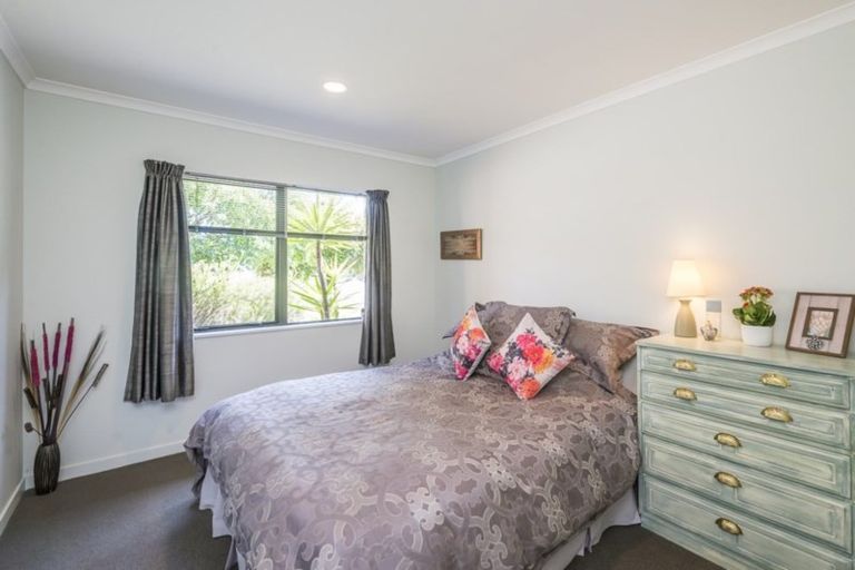 Photo of property in 1 Jeannie Way, Waikanae Beach, Waikanae, 5036