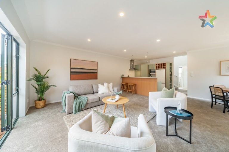 Photo of property in 8 Futuna Close, Karori, Wellington, 6012