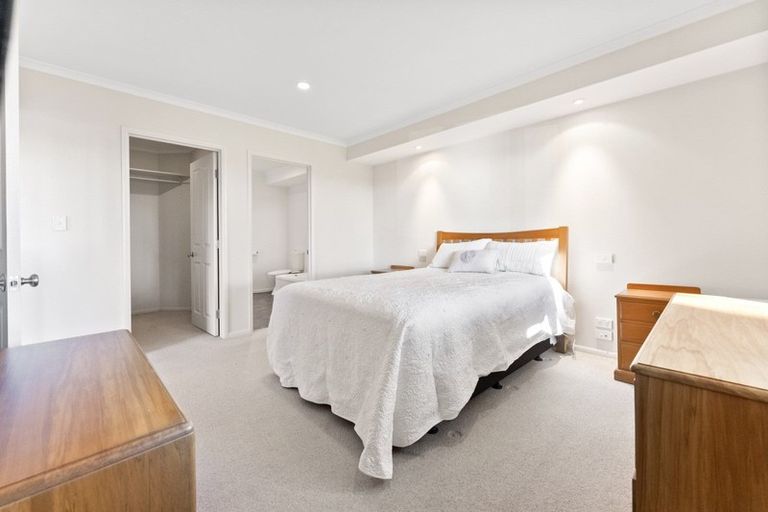 Photo of property in 147 Tukapa Street, Westown, New Plymouth, 4310