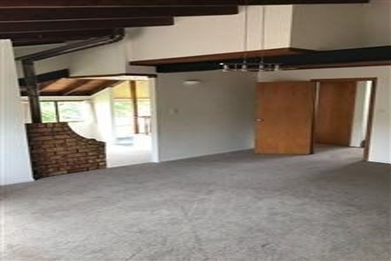 Photo of property in 9 Marina View Drive, West Harbour, Auckland, 0618