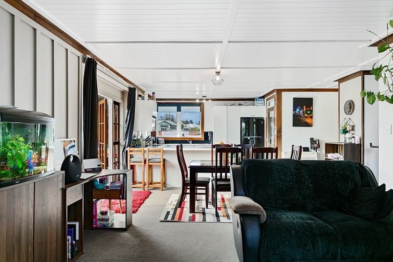 Photo of property in 4 Tamatea Road, Taupo, 3330