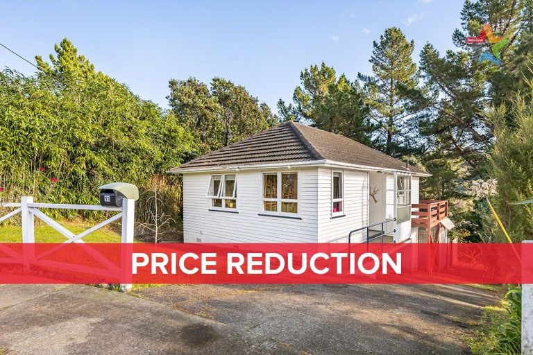 Photo of property in 11 Amundsen Grove, Stokes Valley, Lower Hutt, 5019