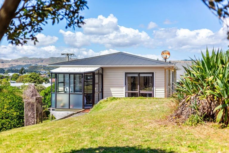 Photo of property in 48 Te Pene Avenue, Titahi Bay, Porirua, 5022
