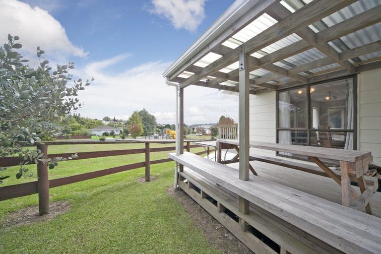 Photo of property in 2/3 Hydra Place, Glen Eden, Auckland, 0602