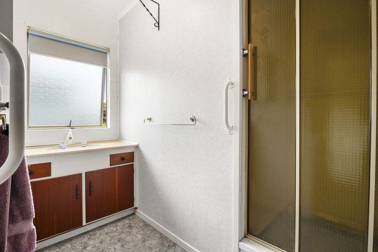 Photo of property in 64a Muir Avenue, Mangere Bridge, Auckland, 2022