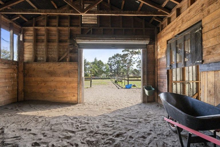 Photo of property in 273 Parewanui Road, Bulls, 4894