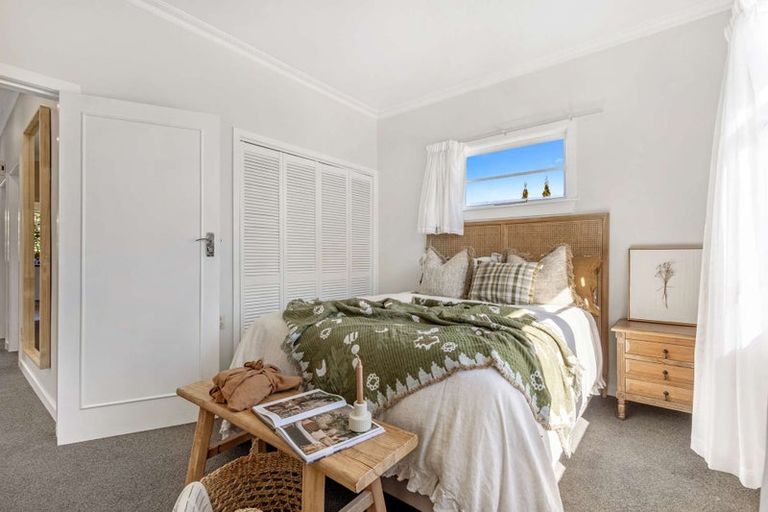 Photo of property in 221 Saint Leonards Avenue, Saint Leonards, Hastings, 4120