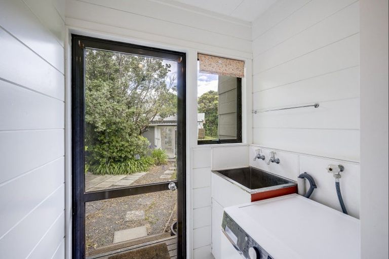 Photo of property in 106 Tiakitai Road, Waimarama, Havelock North, 4294