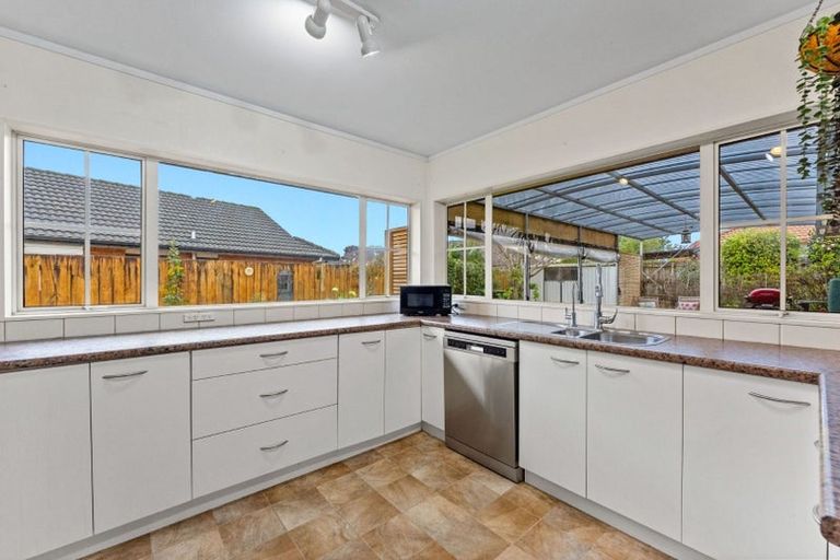 Photo of property in 6 Pono Place, Waiuku, 2123