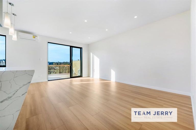 Photo of property in 3 Puihi Crescent, Massey, Auckland, 0614