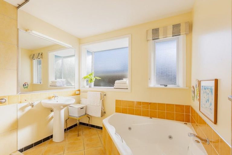 Photo of property in 6 Beaumont Lane, Havelock North, 4130