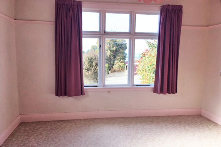 Photo of property in 30 Wharfe Street, South Hill, Oamaru, 9400