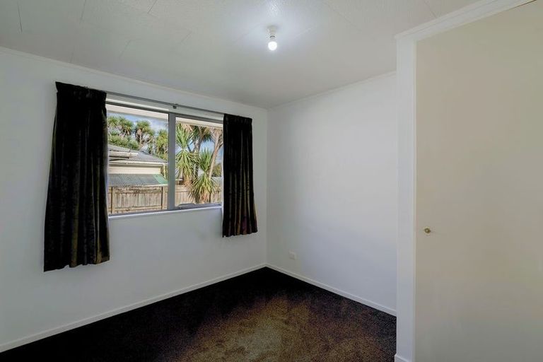 Photo of property in 71 Queenwood Road, Levin, 5510