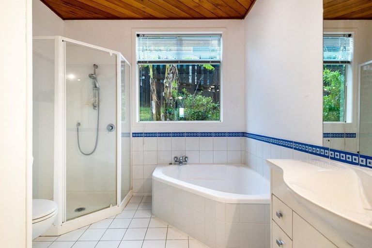 Photo of property in 23 Gretel Place, Hillcrest, Auckland, 0627
