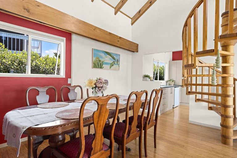 Photo of property in 43 Cumberland Street, Leigh, 0985