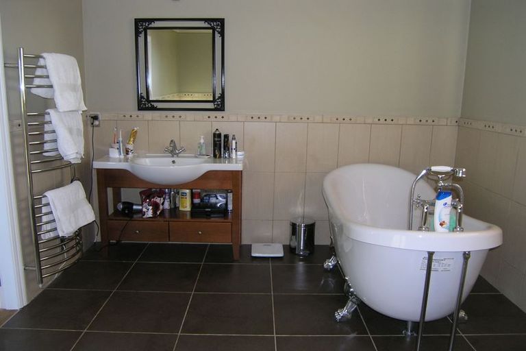 Photo of property in 215 Somerville Road, Tapapa, Tirau, 3485