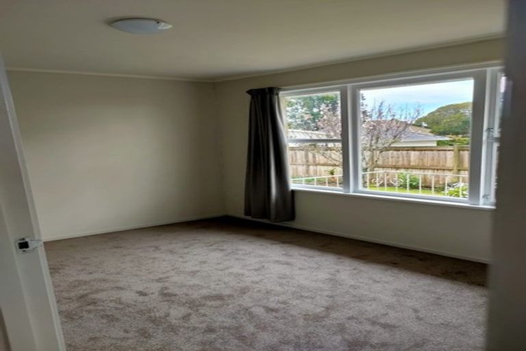 Photo of property in 222 Te Atatu Road, Te Atatu South, Auckland, 0610