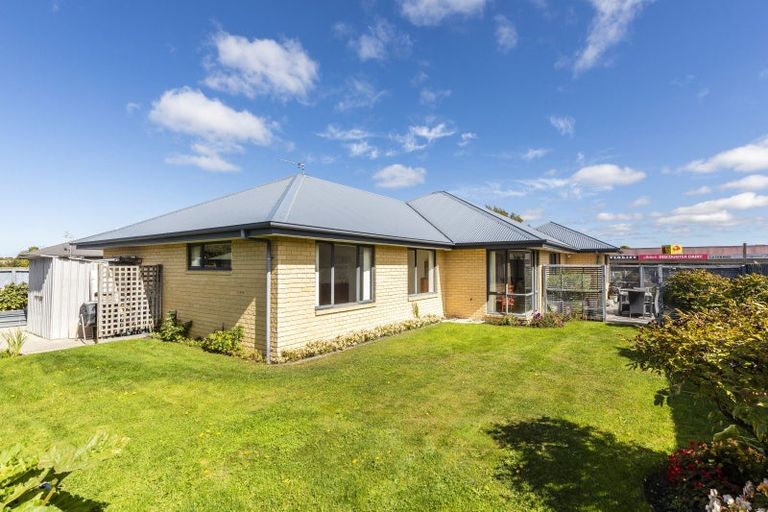 Photo of property in 71 Springs Road, Hornby, Christchurch, 8042