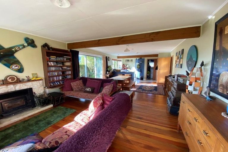 Photo of property in 190 Abel Tasman Drive, Takaka, 7183