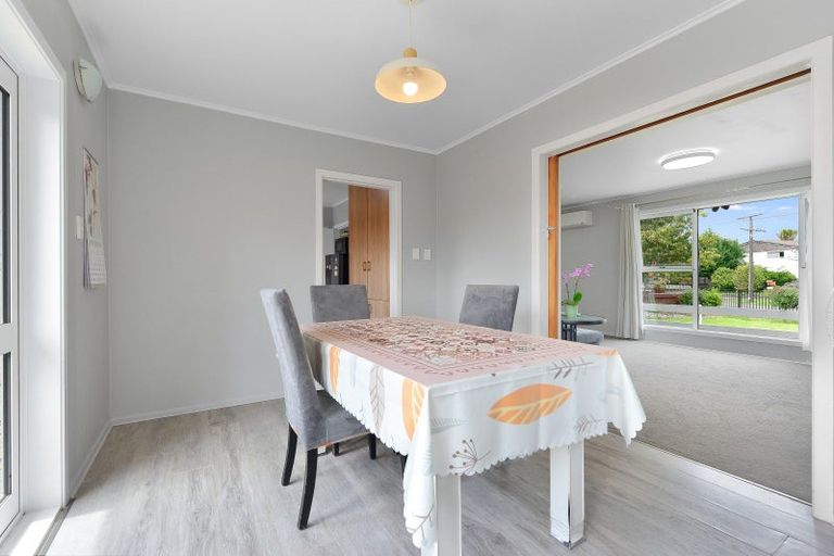 Photo of property in 12 Paulette Place, Queenwood, Hamilton, 3210