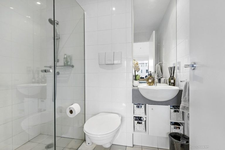 Photo of property in Sanctum Apartment, 10 Ebor Street, Te Aro, Wellington, 6011