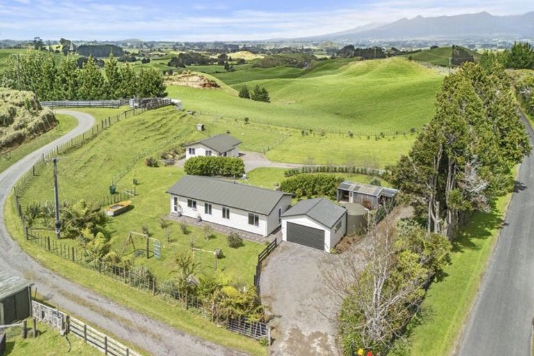 Photo of property in 489a Barrett Road, Omata, New Plymouth, 4374
