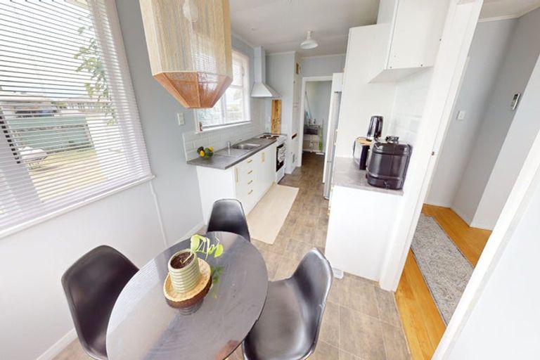 Photo of property in 42 Ruapehu Street, Castlecliff, Whanganui, 4501