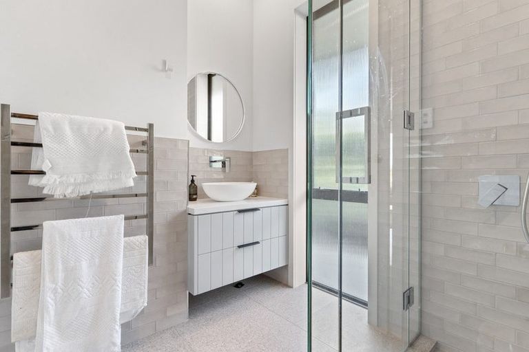 Photo of property in 7 Fairway Drive, Martinborough, 5711