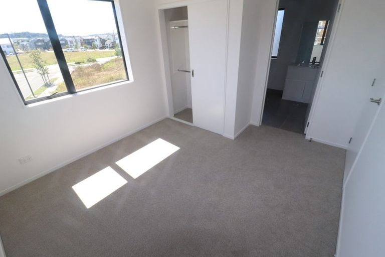Photo of property in 4 Autumn Blaze Street, Hobsonville, Auckland, 0616