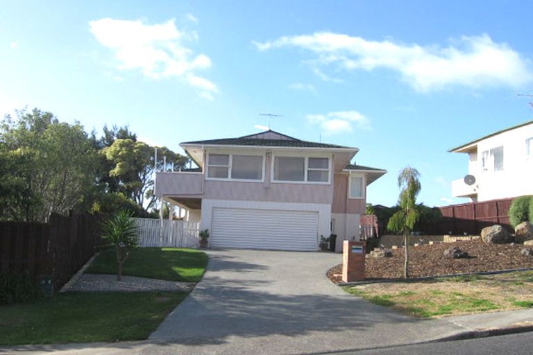 Photo of property in 13 Hume Drive, Hillcrest, Auckland, 0627