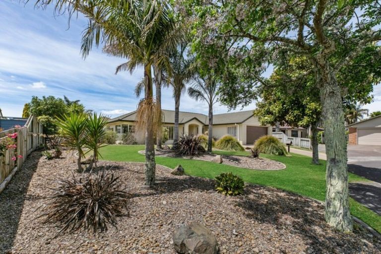 Photo of property in 25 Carribean Place, Papamoa Beach, Papamoa, 3118
