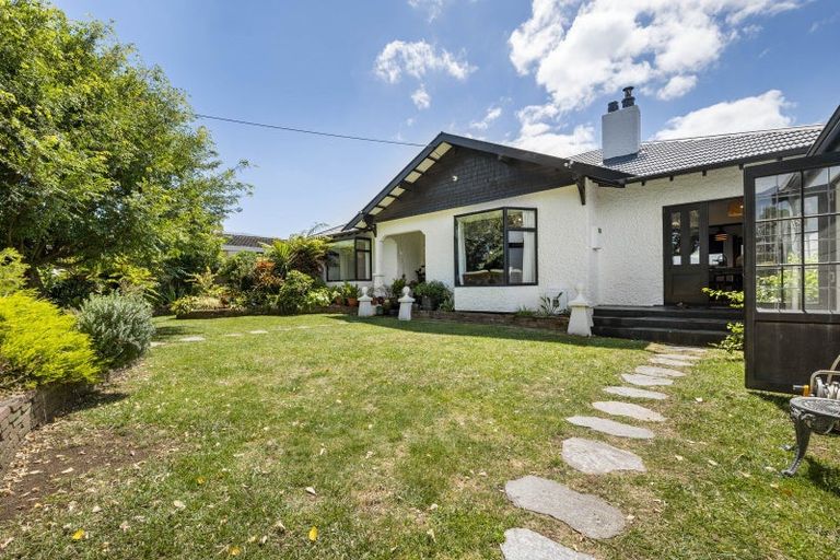 Photo of property in 33 Fitzroy Road, Fitzroy, New Plymouth, 4312