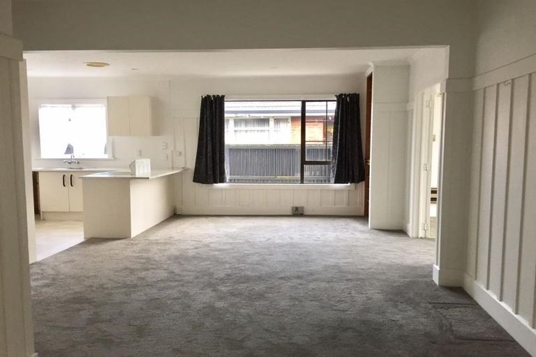 Photo of property in 1/170 Main North Road, Redwood, Christchurch, 8051