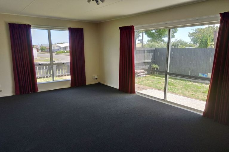 Photo of property in 8 Kebbell Avenue, Levin, 5510