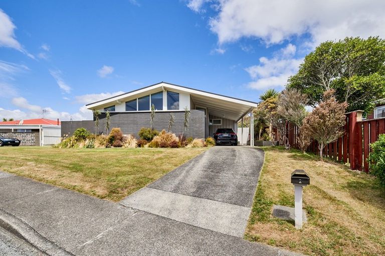 Photo of property in 2 Cranwell Street, Churton Park, Wellington, 6037