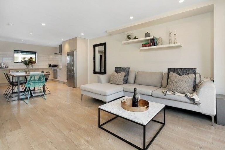 Photo of property in 47 Carder Court, Hobsonville, Auckland, 0618