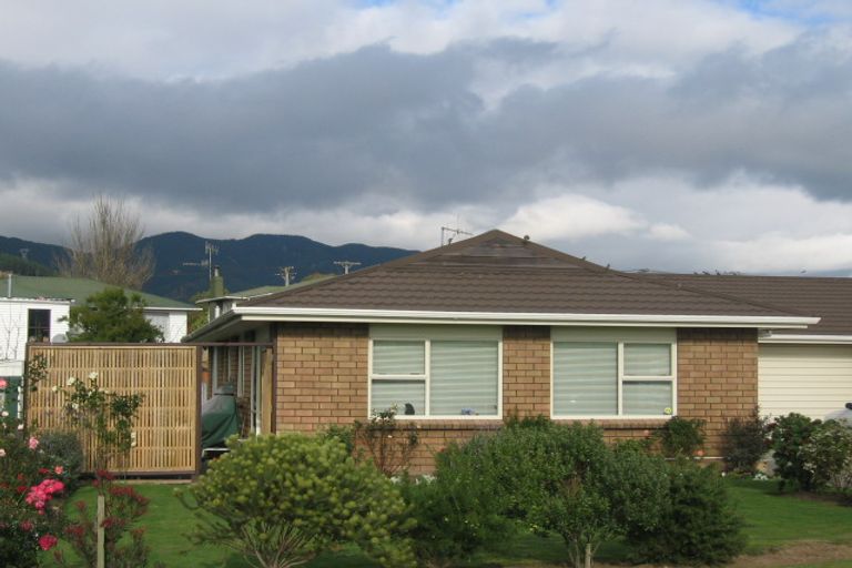 Photo of property in 19 Heihei Place, Paraparaumu, 5032