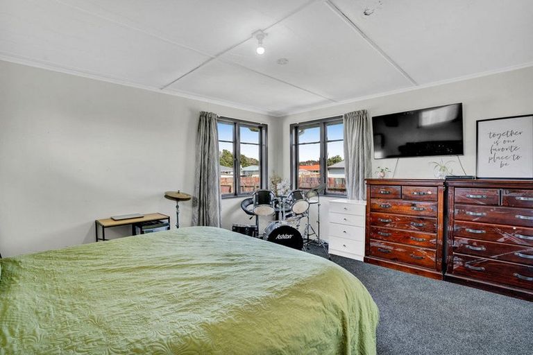 Photo of property in 60 Kapuni Street, Manaia, 4612
