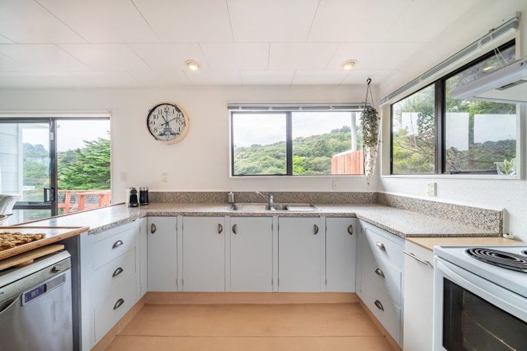 Photo of property in 20 Roys Road, Plimmerton, Porirua, 5026