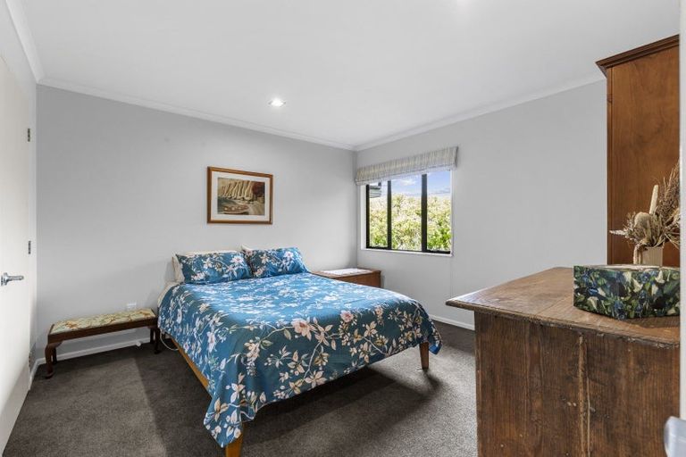 Photo of property in 29 Johnstone Drive, Fitzherbert, Palmerston North, 4410