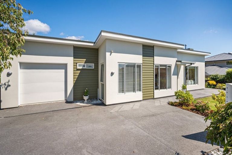 Photo of property in 1/4 Woodlau Rise, Huntsbury, Christchurch, 8022
